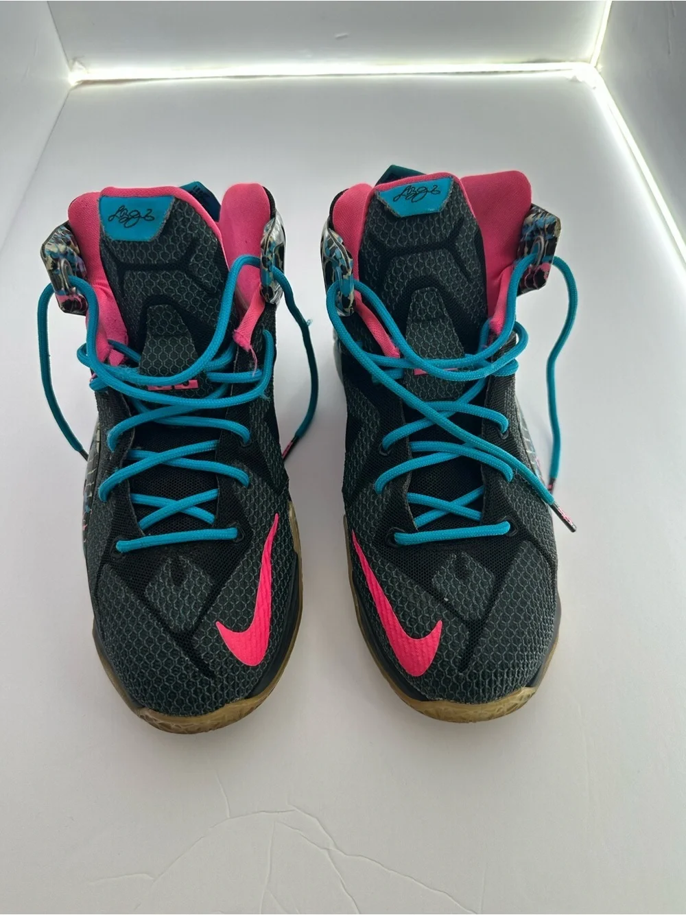 Nike LeBron XLL 12 23 Chromosome Kids Black and pink Sneakers Blue Laces Size 6Y